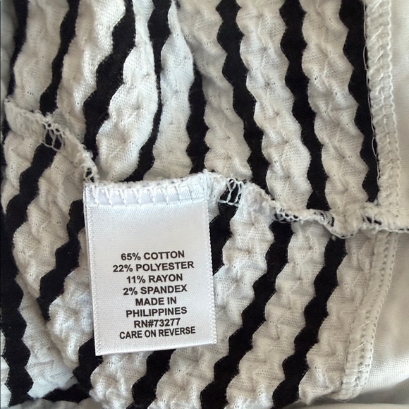 Elle Monochrome Patterned Long Sleeve Top - Picture 8 of 9